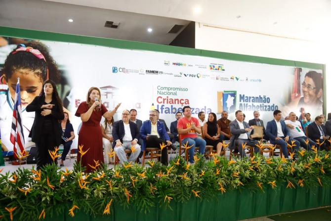 Iracema Vale participa de lançamento do Compromisso Nacional Criança Alfabetizada e Programa Maranhão Alfabetizado