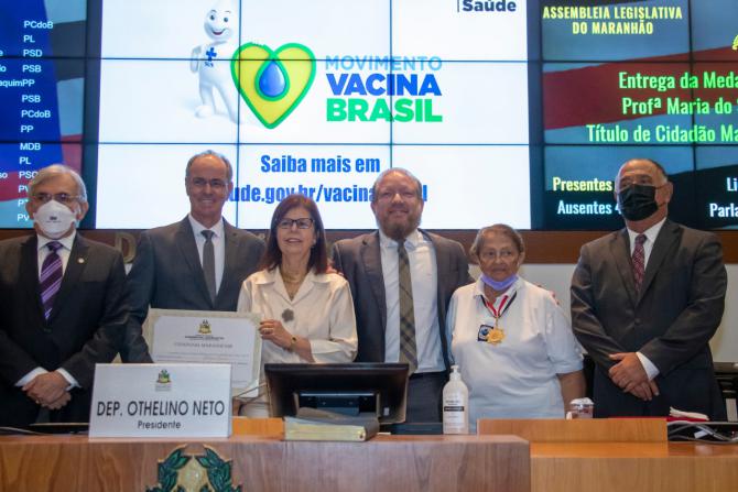 Assembleia homenageia professora Maria do Socorro Naufel e o médico Gelson Soeira