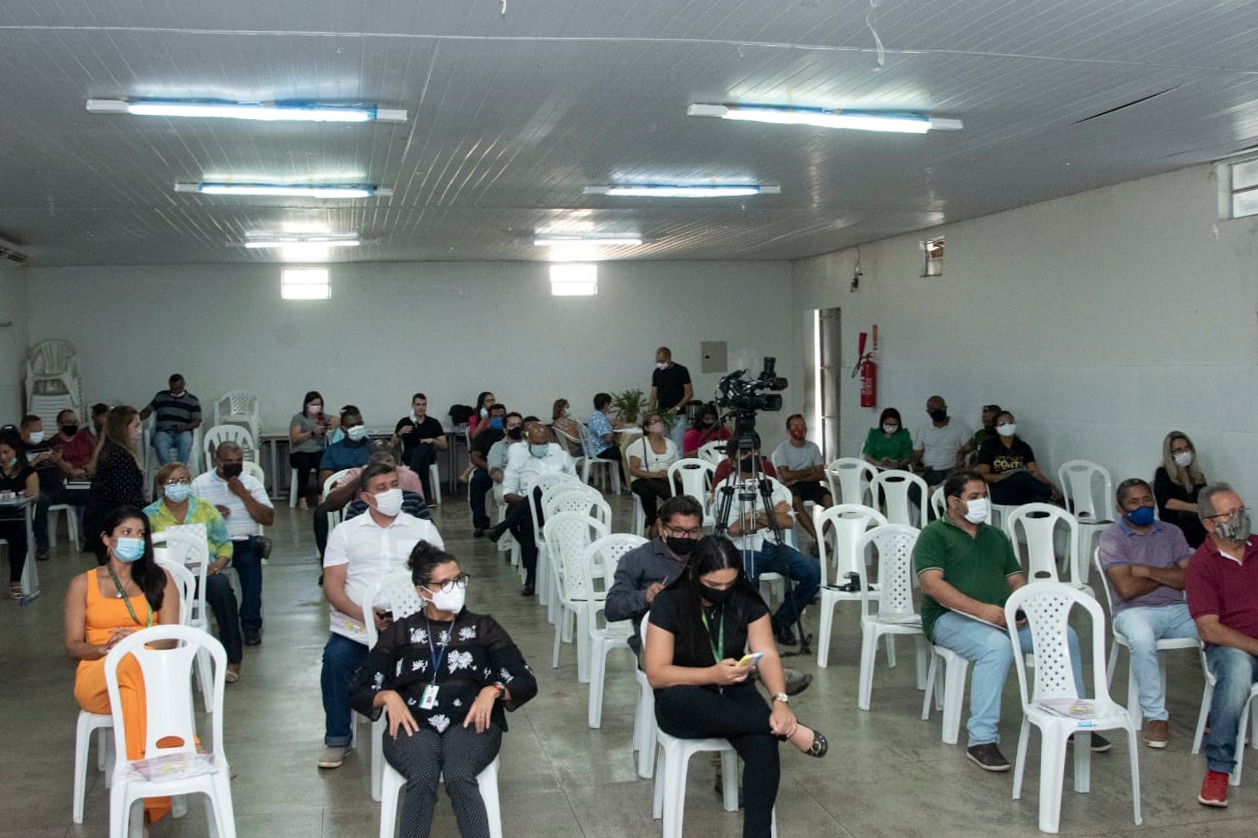 Audiência em Timon contou com a presença de deputados, secretários municipais, vereadores, coordenadores ambientais, catadores de lixo e pessoas da comunidade