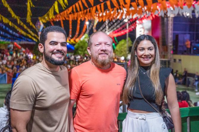 Othelino e Ana Paula prestigiam a abertura oficial do São João de Turilândia