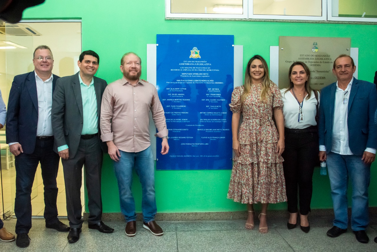  Presidente Othelino Neto e a presidente do Gedema, Ana Paula Lobato, entre os diretores Edwin Jinkings, Antino Noleto, Simone Limeira e Valney Pereira