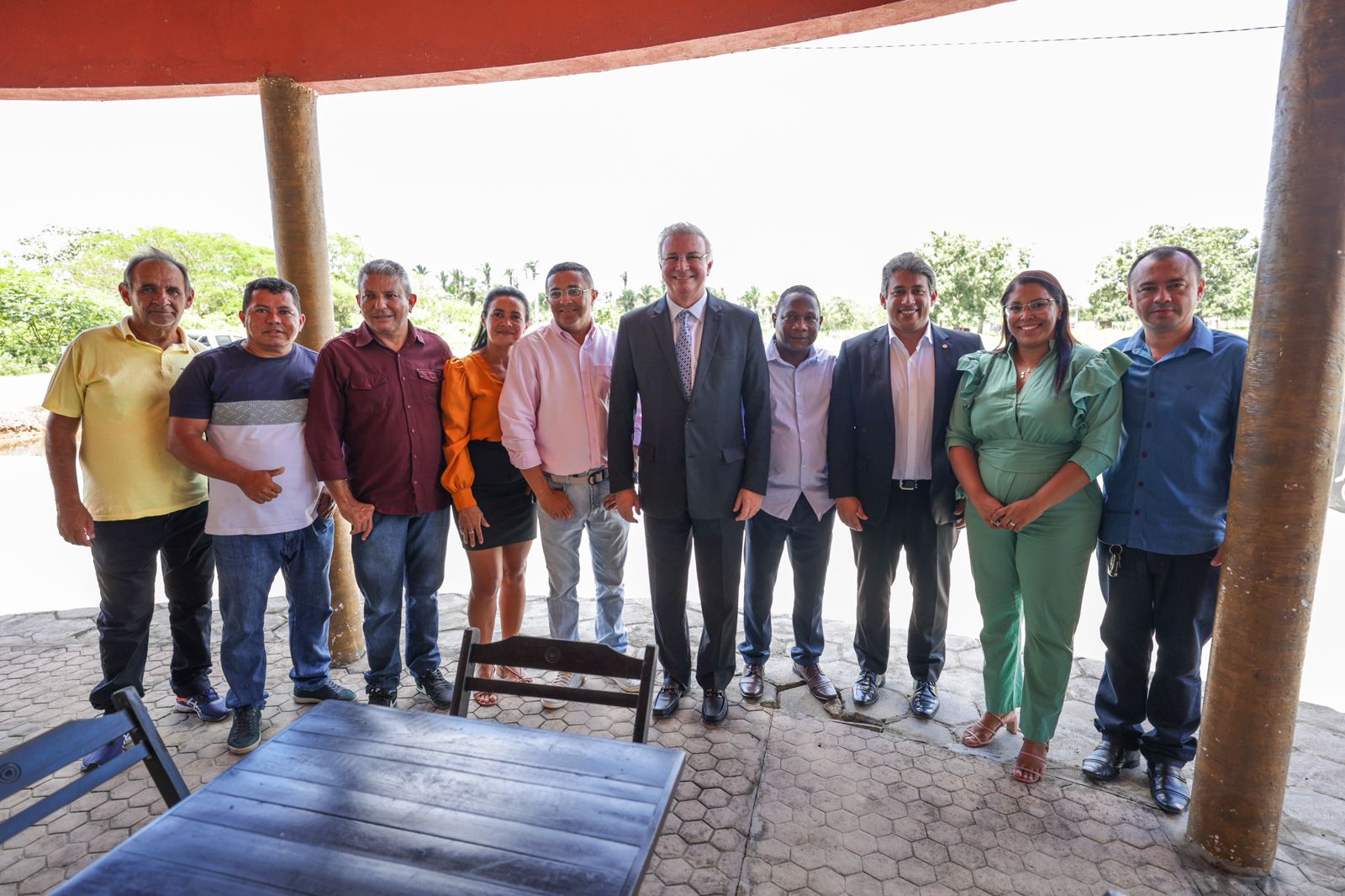 Deputado Osmar Filho e demais autoridades na solenidade de inauguração