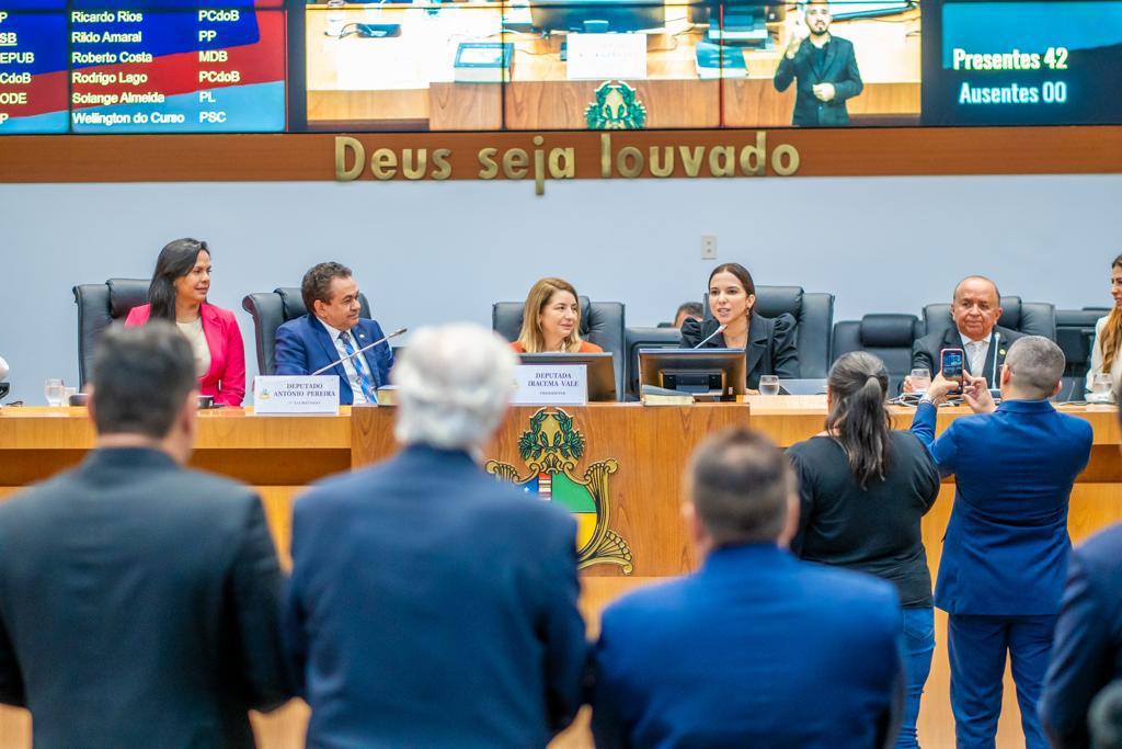 Assembleia aprova indicação de Flávia Gonzalez Leite ao cargo de conselheira do TCE