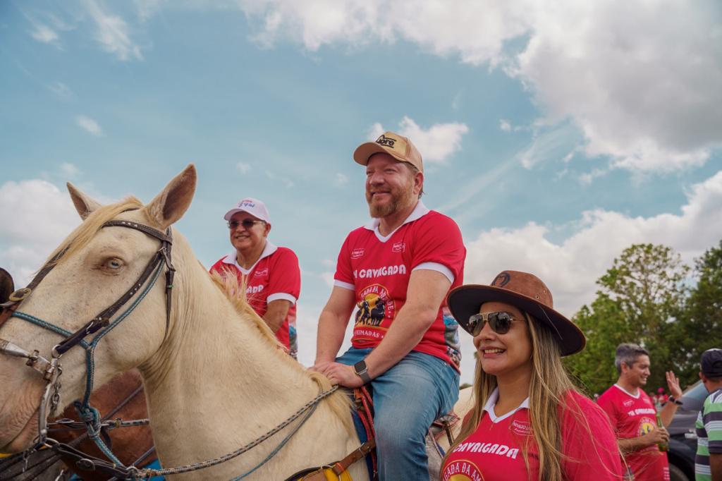 Othelino e Ana Paula prestigiam ‘Cavalgada da Amizade’ em Santa Helena