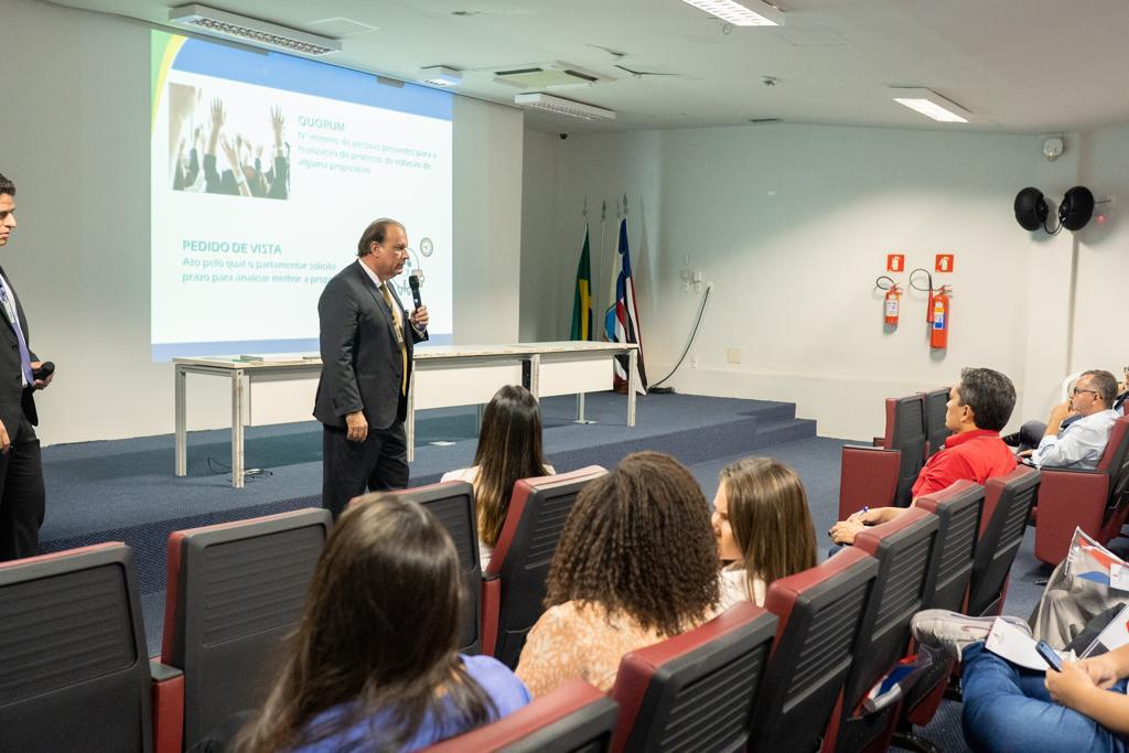 Diretor-geral da Mesa Diretora da Alema, Bráulio Martins, detalhou rotinas do Legislativo