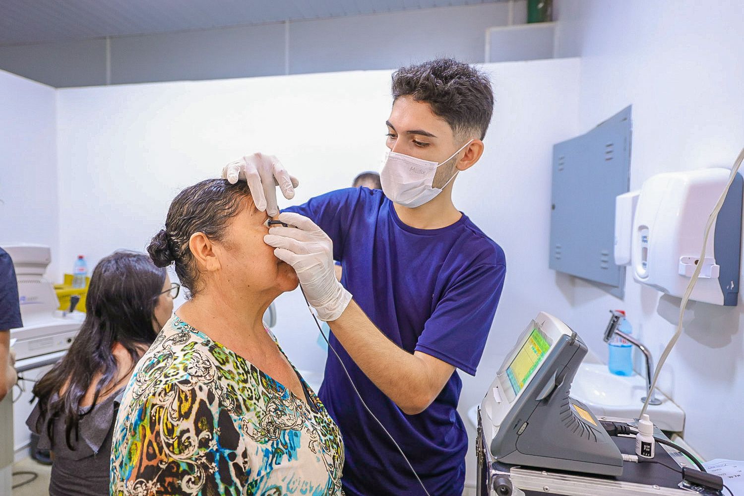Exames pré-operatórios foram realizados durante mutirão de cirurgias de catarata e pterígio no município de Barreirinhas 
