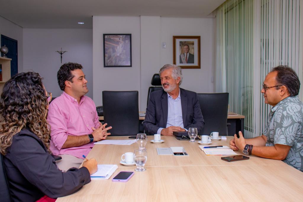 Deputado Leandro Bello discute parceria com a Universidade Estadual do Maranhão