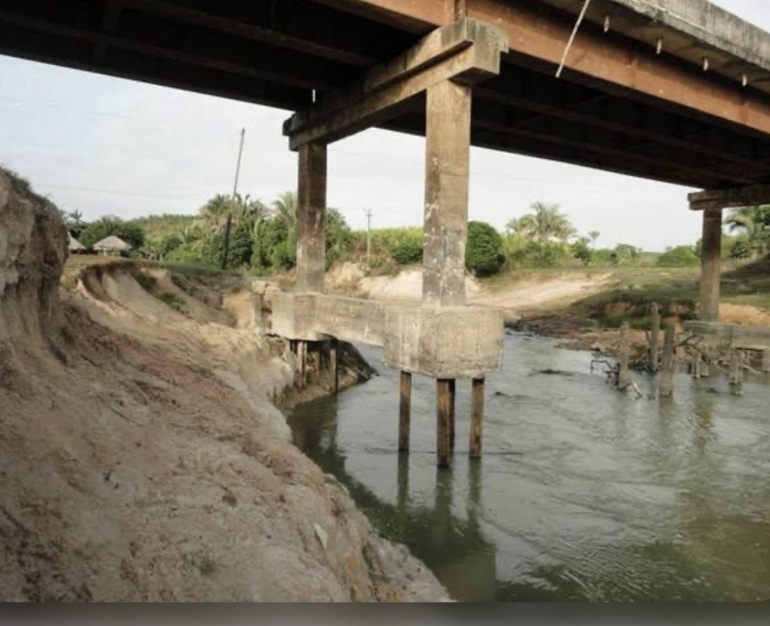 Ponte localizada em trecho da MA-119, nas proximidades do povoado Maria Ferreira, no município de Santa Luzia