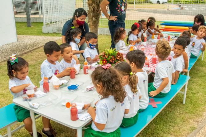 Creche-Escola Sementinha realiza piquenique na Semana da Criança
