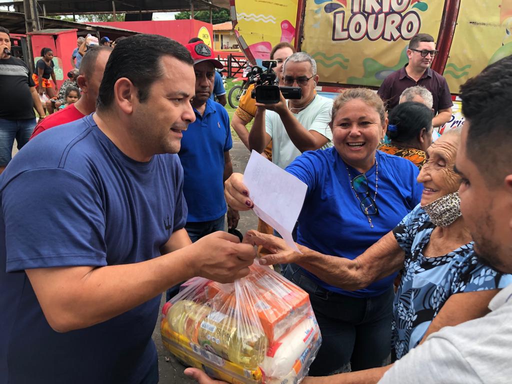 Vinicius Louro realiza ação social com distribuição de cestas básicas em Trizidela do Vale