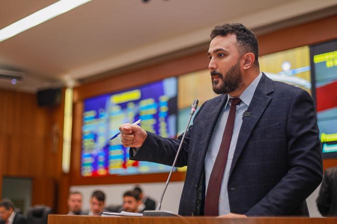 Yglésio critica shopping por suposta cobrança de estacionamento durante incêndio no local  