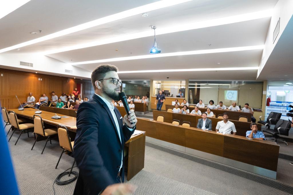 Colaboradores da área de limpeza da Alema participam de treinamento sobre coleta e destinação de resíduos