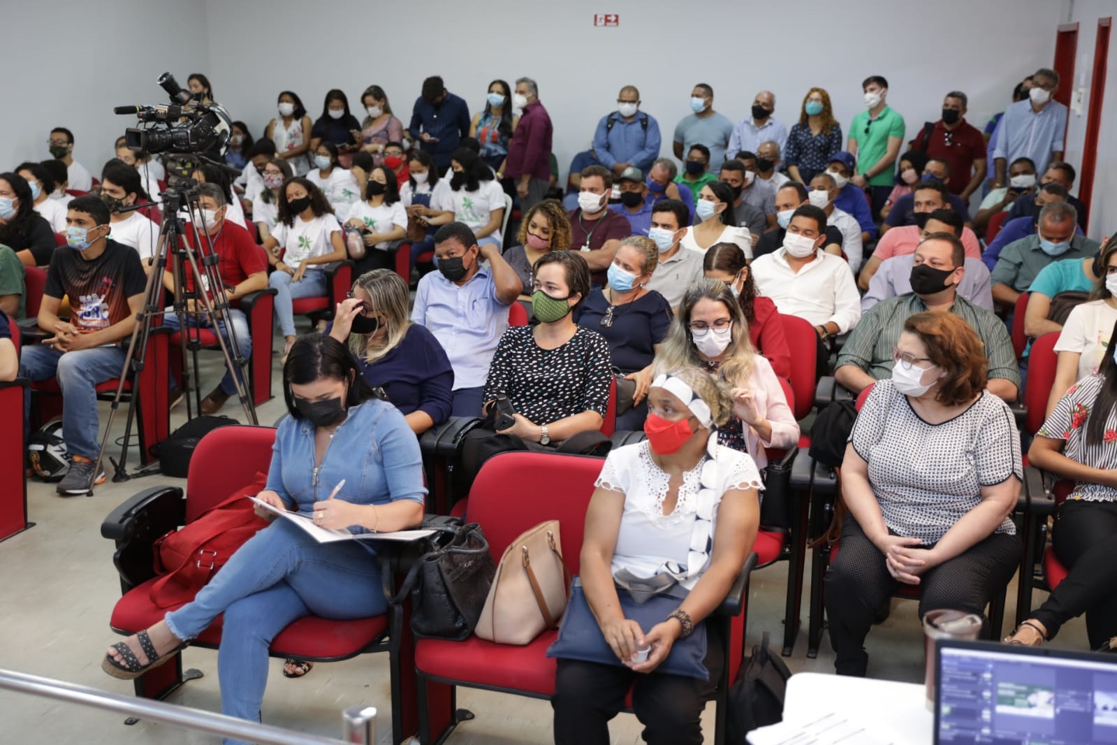 A audiência contou com a participação de representantes dos setores ligados ao tema da audiência e da sociedade civil