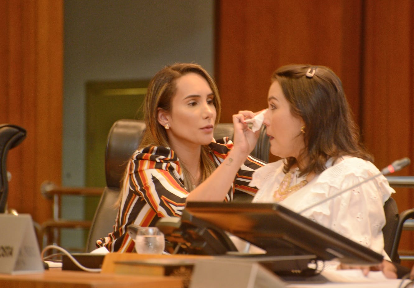 A deputada se emocionou durante o discurso 