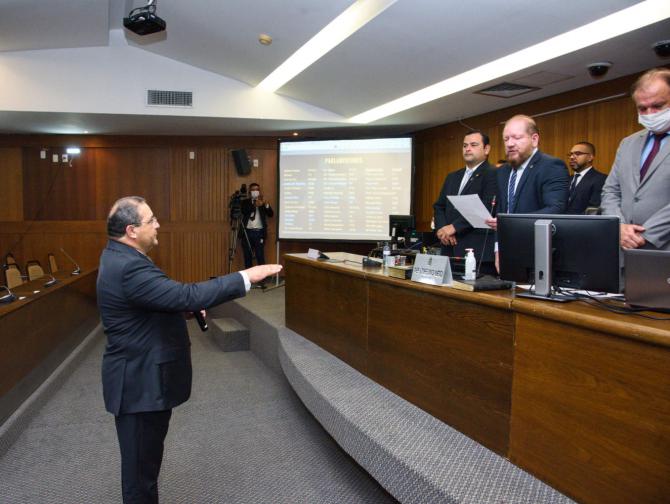 Jota Pinto assume na Assembleia Legislativa com licença de Fábio Braga
