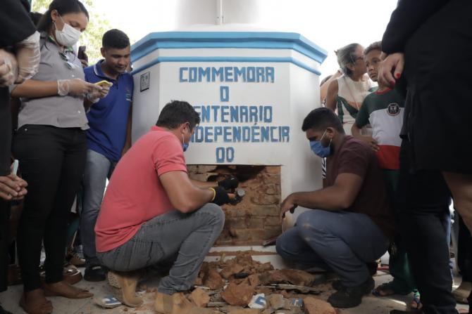 Com apoio da Alema, cápsula do tempo enterrada há 100 anos revela documentos históricos em Carolina