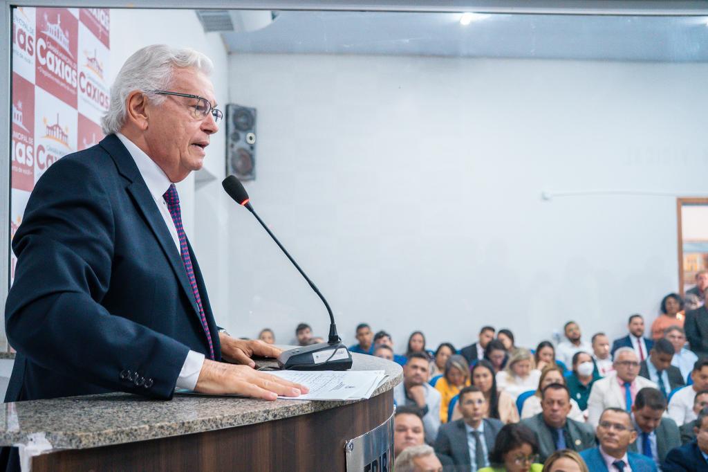 Arnaldo Melo exalta importância da democracia e do Parlamento para a sociedade