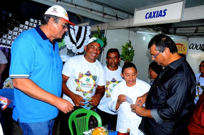 Presidente Humberto Coutinho e o governador Flávio Dino visitam os stands de Marionete Brito