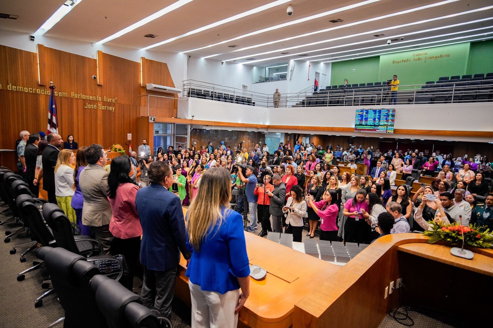 Sessão solene em homenagem aos 17 anos da Lei Maria da Penha realizada na Assembleia Legislativa 