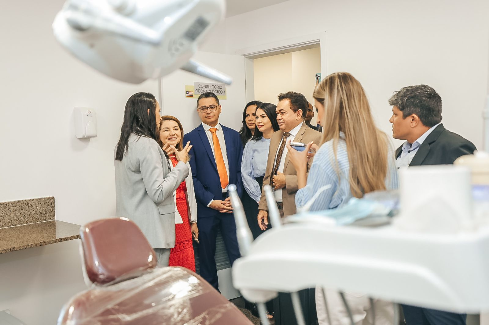 Deputados conhecem novas instalações e equipamentos do setor de odontologia do Centro Médico Kleber Carvalho Branco