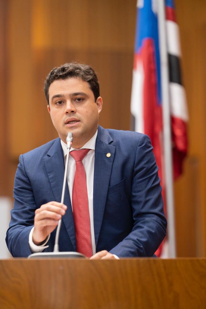 Deputado Leandro Bello protocola primeiro Projeto de Lei de 2023