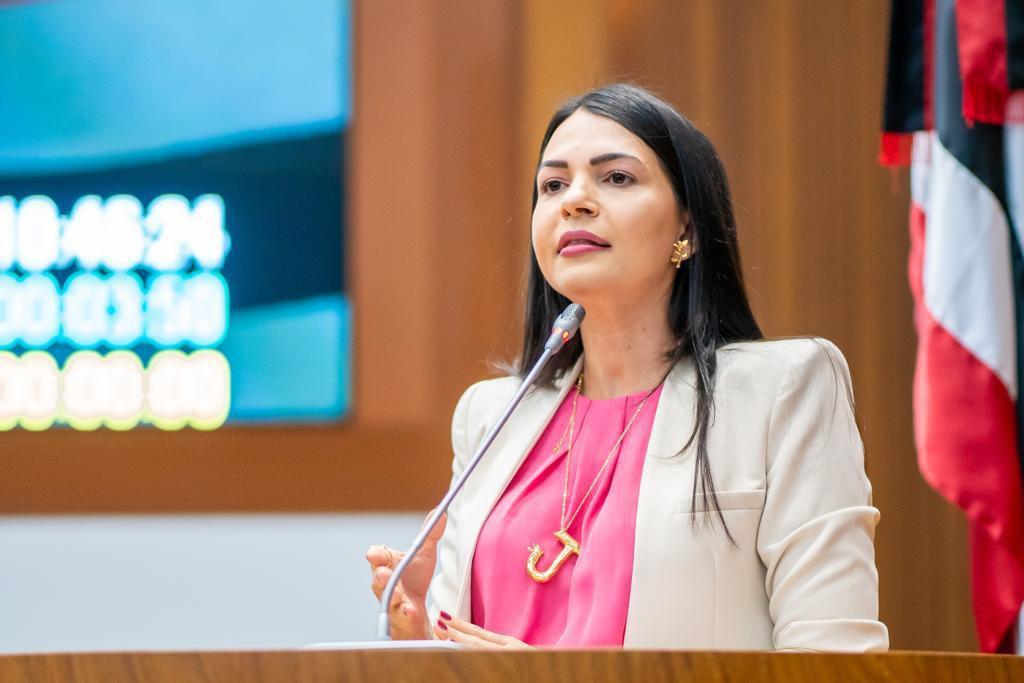Projeto da deputada Janaína Ramos instituindo o Selo Escola Segura é aprovado na Alema