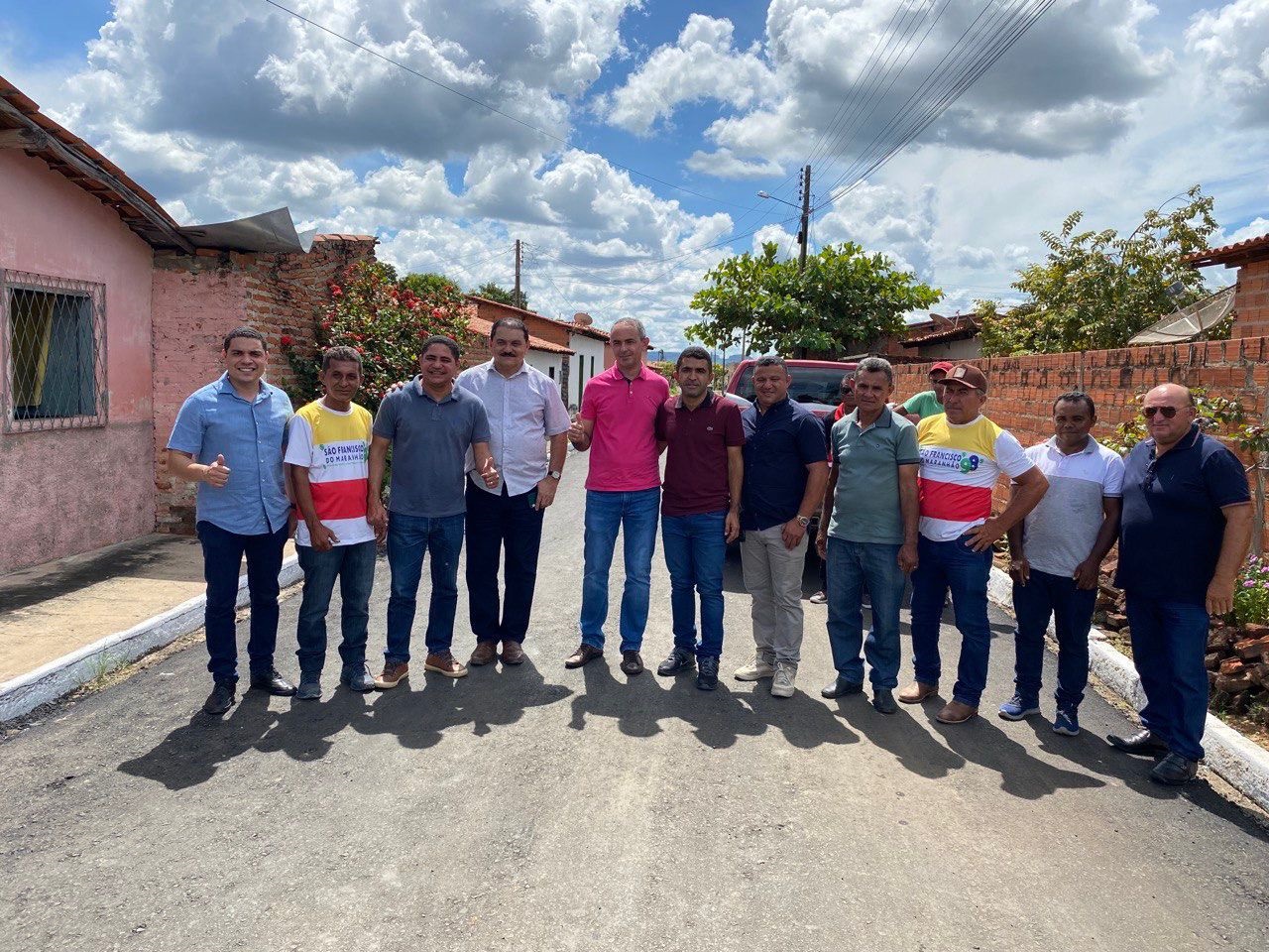 Zé Inácio com o prefeito Adelbarto, o secretário Rubens Pereira e outras autoridades, durante entrega de obras em São Francisco do Maranhão 