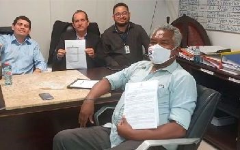 Reunião de fechamento do edital realizada entre diretor-geral da Alema Valnei Pereira e equipe e o presidente do Sindsalem, Nataniel Serejo