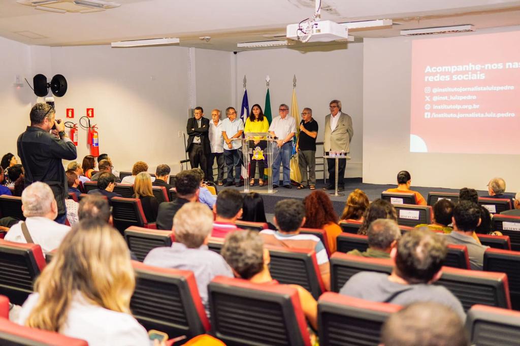 Alema sedia lançamento do Instituto Jornalista Luiz Pedro voltado a estudos e difusão de políticas públicas