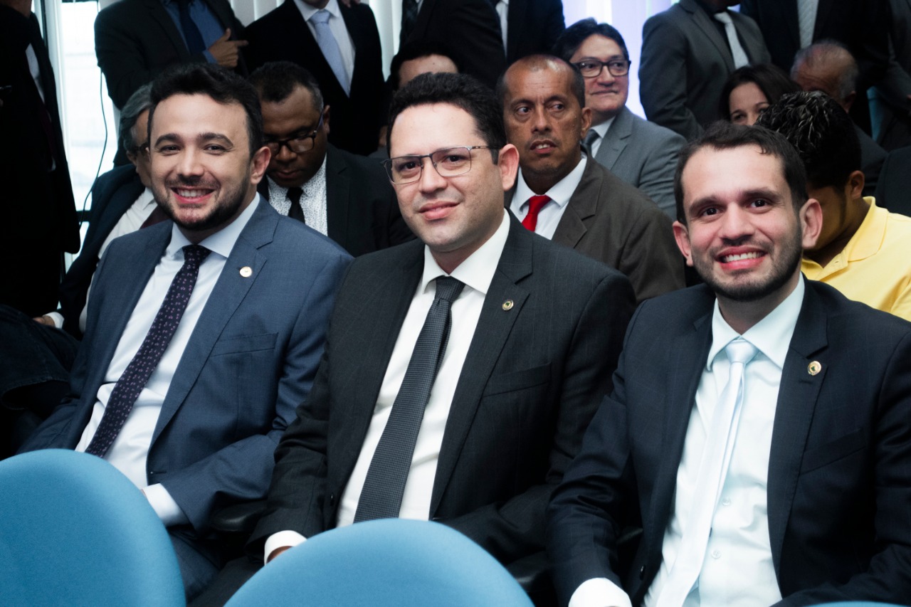Deputados Dr. Yglésio, Ciro Neto e Fernando Pessoa prestigiaram a solenidade de posse do juiz José Gonçalo Filho