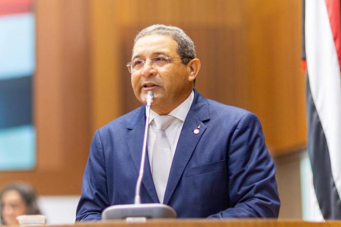 Jota Pinto assume mandato na Assembleia Legislativa