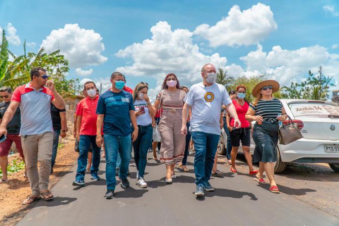 Santa Helena - Othelino acompanha obras do Mais Asfalto executadas com emendas de sua autoria