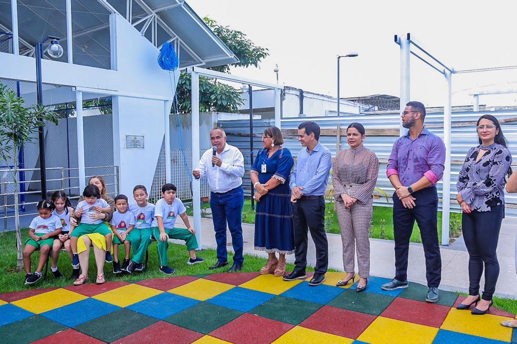 Júlio Mendonça, ao lado de Ricardo Arruda e Solange Almeida, ressaltou programação realizada pela Comissão de Meio Ambiente da Alema