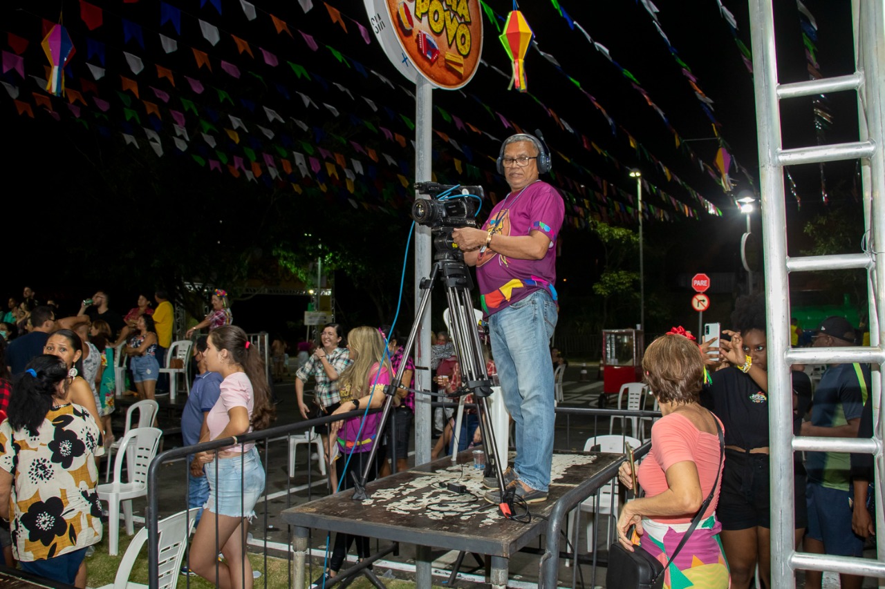 Câmeras posicionadas em pontos estratégicos levam as melhores imagens para que a festa possa ser acompanhada também de casa 