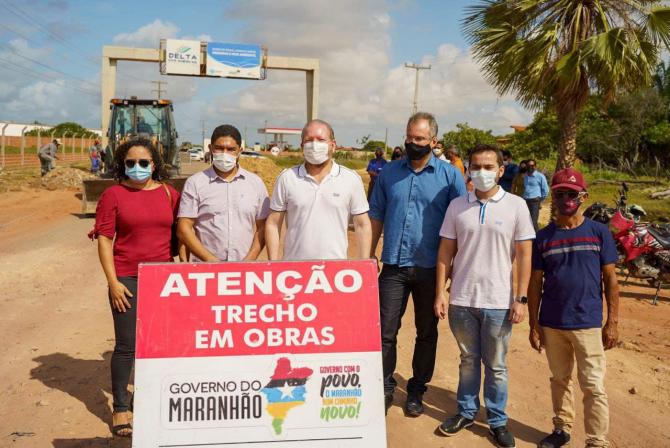 Othelino vistoria obras em Paulino Neves e anuncia nova etapa do Mais Asfalto no município 