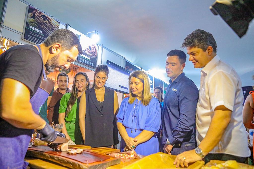 Presidente Iracema Vale e deputados visitaram estandes instalados na AgroBalsas