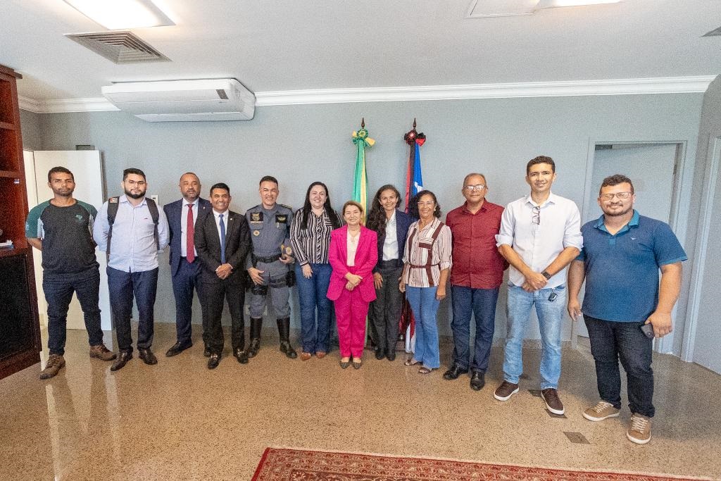 Bundespräsidentin Iracema Vale empfängt den Staatssekretär für Tourismus, Socorro Araújo, und Vertreter der Branche in Barreirinhas  