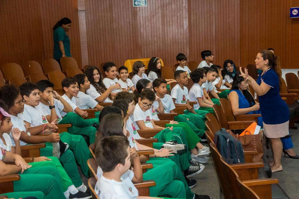 Creche-Escola Sementinha und das Alema Board of Health führen ein Projekt durch 