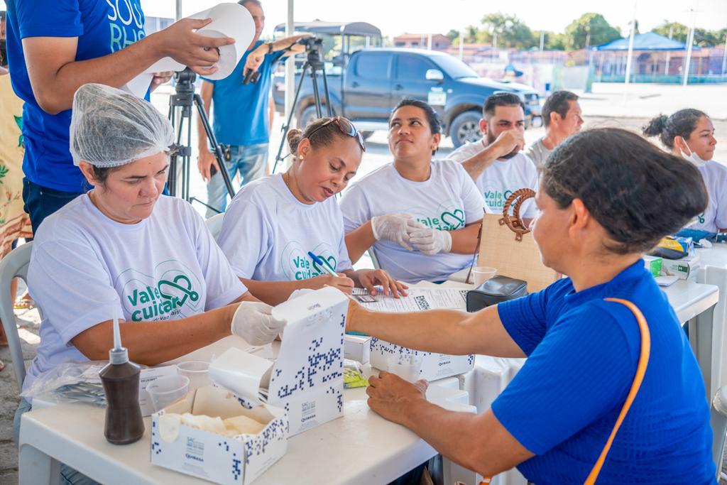 Foram realizados mais de 4 mil atendimentos na área da saúde básica e mais de 400 no setor da beleza