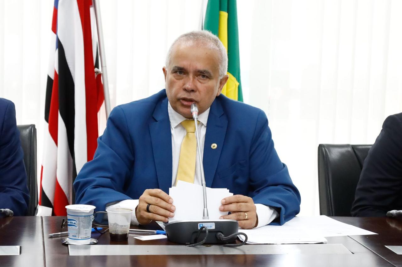 Presidente da Comissão, deputado Júlio Mendonça conduziu os trabalhos na reunião