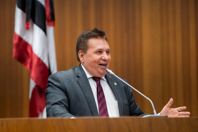 Deputado Ariston reforça sistema de saúde de Sucupira do Norte com entrega de ambulância  