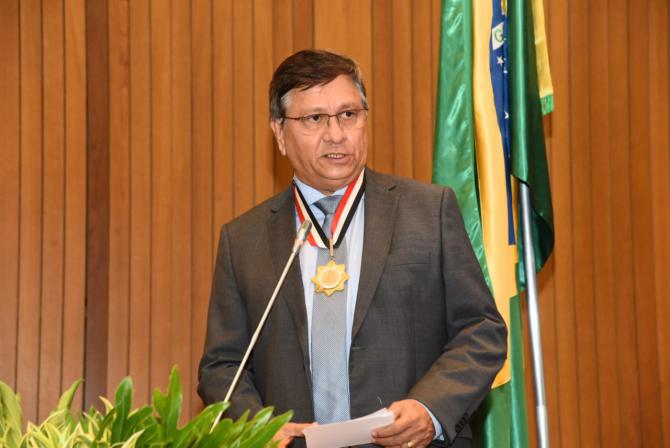 Plenário entrega Medalha 