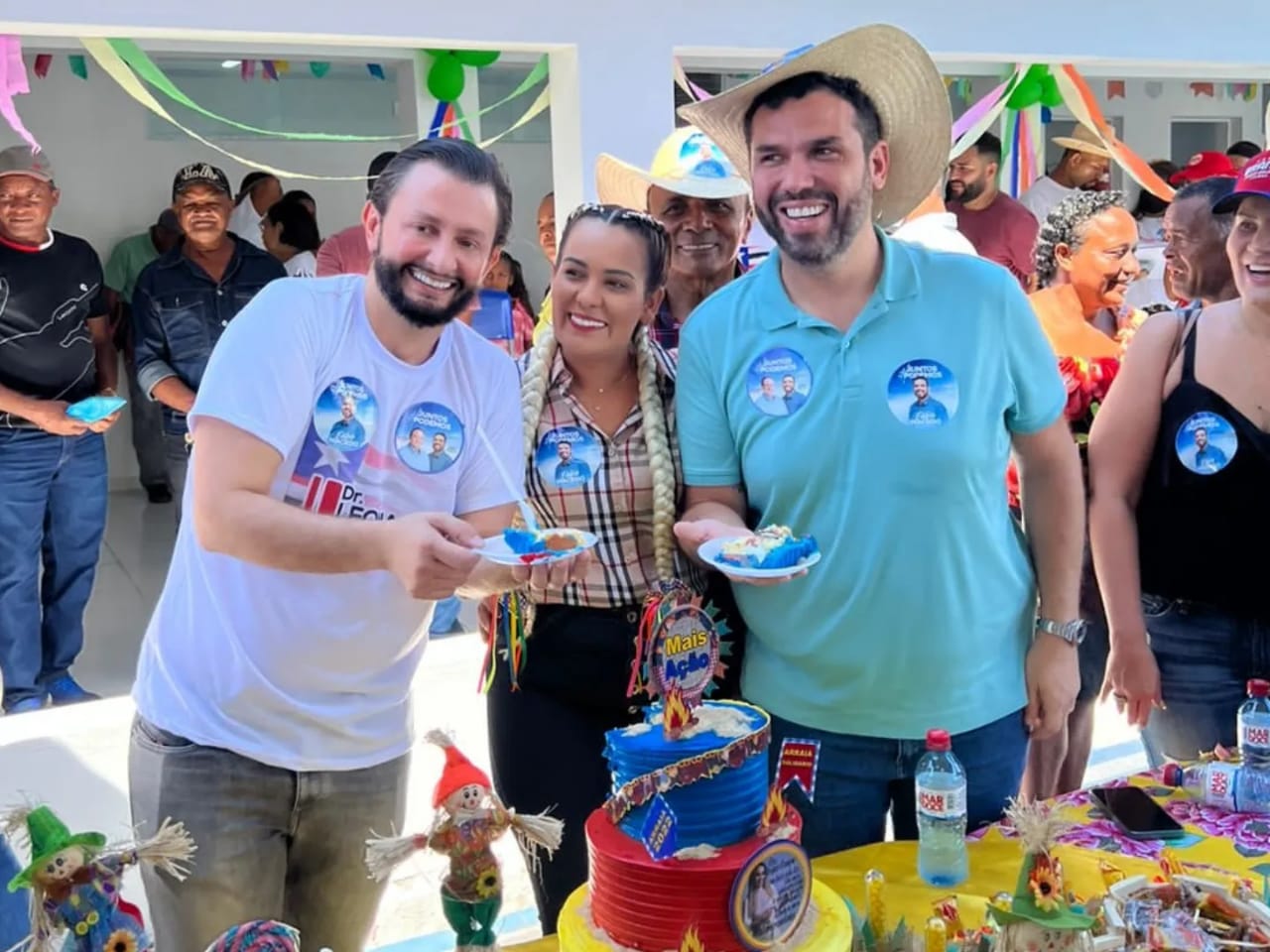 Deputados Leonardo Sá e Fábio Macedo festejando o aniversário da vereadora Rayssa Campos