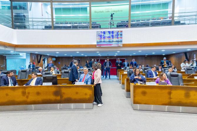 Alema promulga decreto e resolução sobre indicação e escolha de conselheiros do TCE/MA