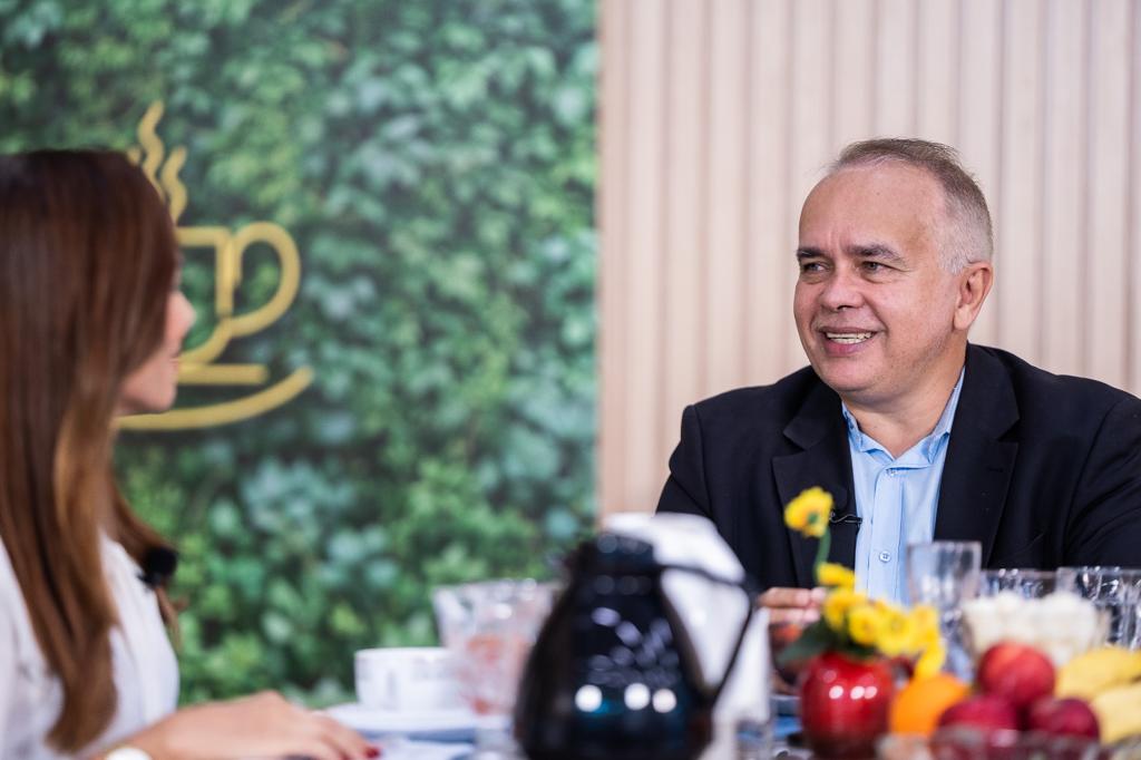 Deputado Júlio Mendonça falou sobre temas diversos na TV Assembleia