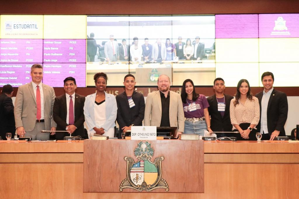 Othelino destaca importância da participação dos jovens na política durante abertura do Parlamento Estudantil 2019