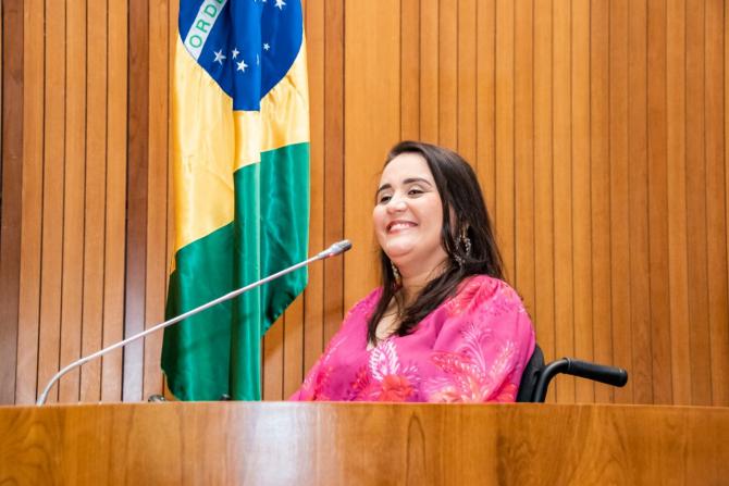Andreia Rezende destaca melhorias na acessibilidade à Assembleia na gestão de Othelino
