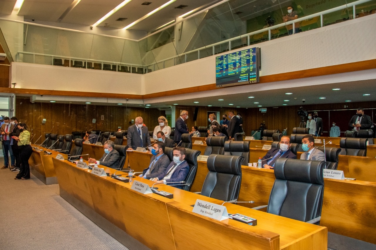 Deputados retornam às atividades parlamentares na Assembleia, que agora realiza três sessões plenárias por semana