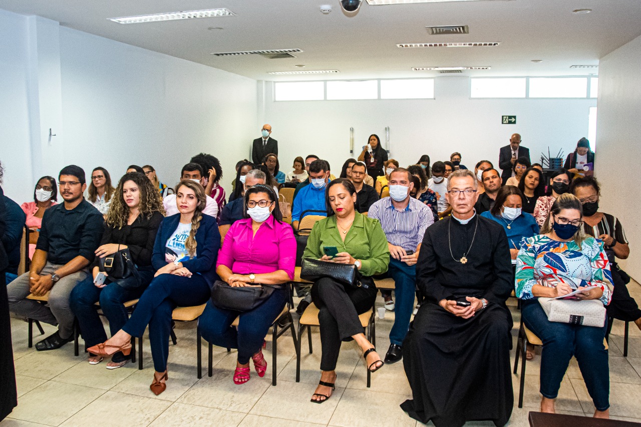 Participaram da audiência representantes de instituições de ensino, famílias de alunos com deficiência e da comunidade escolar
