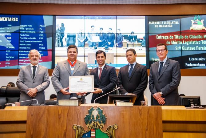 Assembleia homenageia Gustavo Pereira com título de Cidadão Maranhense e Medalha Terezinha Rego 